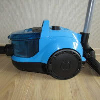 Tổng quan về Máy hút bụi Bosch GS-10: bảo vệ - lốc xoáy nhỏ gọn
