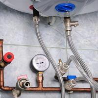 Regelingen voor het aansluiten van een boiler op een watervoorzieningssysteem: hoe u geen fouten maakt bij het installeren van een ketel