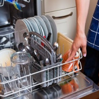 Przegląd zmywarki 45 cm Midea MFD45S100W: bogata funkcjonalność Chinki