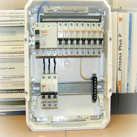 Kenmerken van het aansluiten van automatische machines en aardlekschakelaars in het schild: circuits + installatieregels