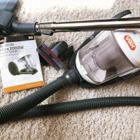 Ang mga vacuum cleaner VAX: ang pinuno sa segment ng isang dosenang mga modelo at mga tip para sa mga customer