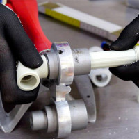 Paano pumili ng isang bakal para sa hinang polypropylene pipe at kung paano gamitin ito nang tama