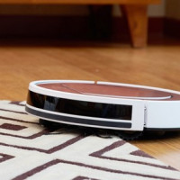 Suriin ang pagsasaayos ng iLife v7s robot vacuum cleaner: isang badyet at medyo katulong na katulong