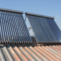 Ang mga panel ng solar para sa pagpainit ng isang bahay: mga uri, kung paano pumili at mai-install nang tama ang mga ito