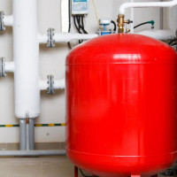 Áp suất trong bể giãn nở của nồi hơi gas: định mức + cách bơm và điều chỉnh
