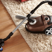 Rating ng mga vacuum cleaner para sa bahay 2018-2019: kung aling mga modelo ang kinikilala ng mga pinakamahusay na gumagamit at nagbebenta