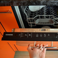 Przegląd zmywarki Siemens SR64E003RU: sprawdzona jakość
