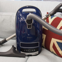 Miele vacuum cleaner: nangungunang sampung modelo, mga pagsusuri ng gumagamit + mga rekomendasyon sa customer