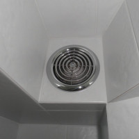 Een afzuigventilator aansluiten in de badkamer en toilet: analyse van schema's en tips voor het installeren van apparatuur