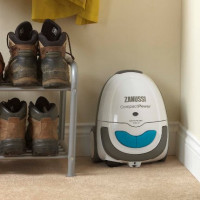 เครื่องดูดฝุ่นที่ดีที่สุด 5 อันดับแรกจาก Zanussi: ให้คะแนนรุ่นที่ประสบความสำเร็จสูงสุด