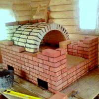 Hoe een Russische kachel te bouwen: doe-het-zelf metselwerk, de beste bestellingen en schema's