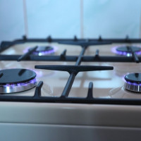Hvad er bedre - gas- eller el-komfur? Sammenligning af gas og elektrisk udstyr