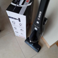 Pangkalahatang-ideya ng Bosch BBHMOVE2N vacuum cleaner: isang praktikal na aparato para sa makinis na coatings