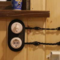 Welke kabel moet bedrading in een houten huis doen: soorten niet-brandbare kabels en de veilige installatie ervan