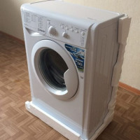 Indesit wasmachine-storingen: hoe foutcodes te decoderen en te repareren