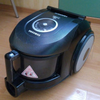 Ang pagsusuri ng mga Samsung vacuum cleaner noong 1800W: sikat din ang lahat, ang lahat ay epektibo rin