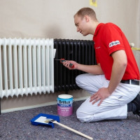 Welke verf om verwarmingsradiatoren te schilderen: een vergelijkend overzicht van de soorten verf voor batterijen + de beste fabrikanten