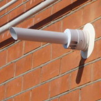 Het apparaat, variëteiten en installatieregels van coaxiale schoorstenen