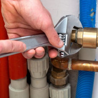 Interne watervoorziening en riolering van gebouwen: normen, normen en vereisten