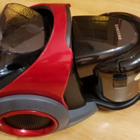 Repasuhin ang Samsung SW17H9071H vacuum cleaner na may isang aquafilter: isang triple blow sa polusyon