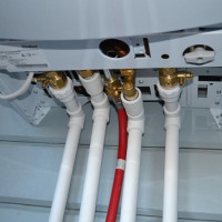 Hoe de ketel is vastgebonden met polypropyleen: de regels voor de constructie van het pp-circuit