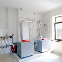 Venster voor een gasketelhuis in een privéwoning: wettelijke normen voor beglazing van een kamer