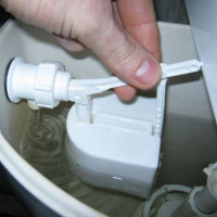 Toilet float: device, adjustment rules and replacement example