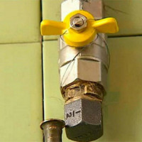 Paano i-off ang gas sa apartment: ang pamamaraan para sa pagtanggi sa supply ng gas