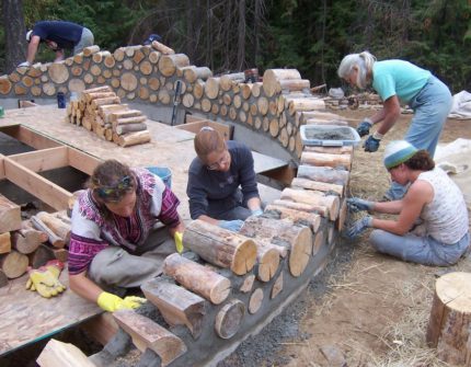 Construction collective d'une maison écologique