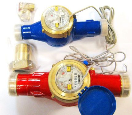Đồng hồ nước nóng và lạnh