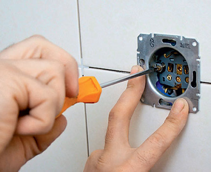 Zabezpieczenie mechanizmu roboczego