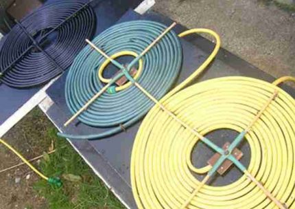 Elementary solar collector na gawa sa mga polymer pipe