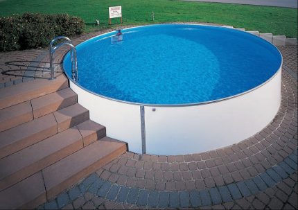 Piscine en tôle d'acier