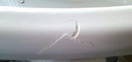 Hư hỏng bồn tắm acrylic