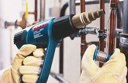 Pipeline heating with hot air
