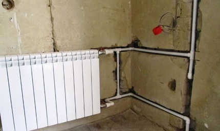 Hoe u verwarming met een verborgen installatie onder druk zet