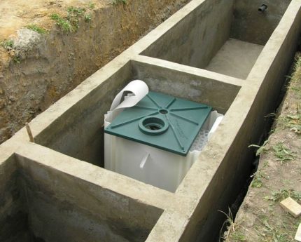 Lắp đặt trong bể bê tông