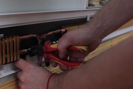Installatie van een elektrische plint