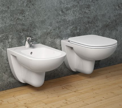 Bidet en toilet in het toilet