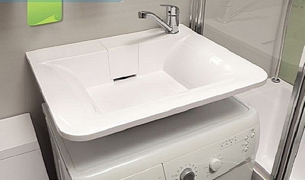 Attaching a water lily sink to a wall