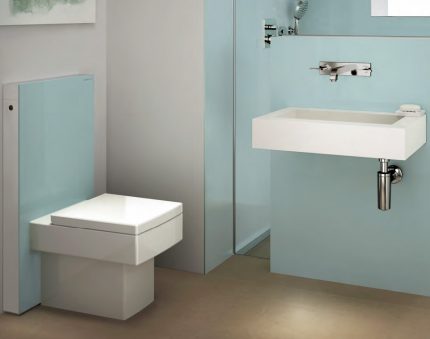 Plaats van installatie van het toilet