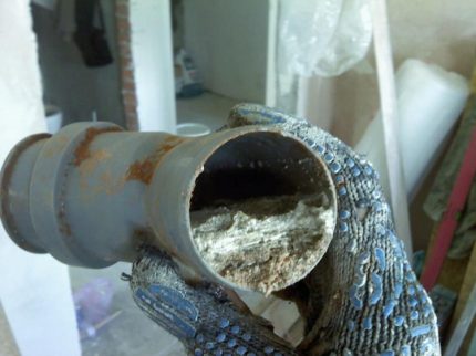 Sewer pipe clogging