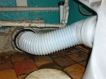 Ribbelbuis met toilet