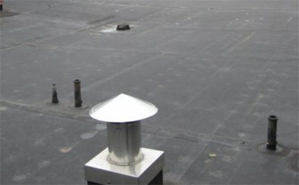 Sorties de colonne montante d'égout ventilé