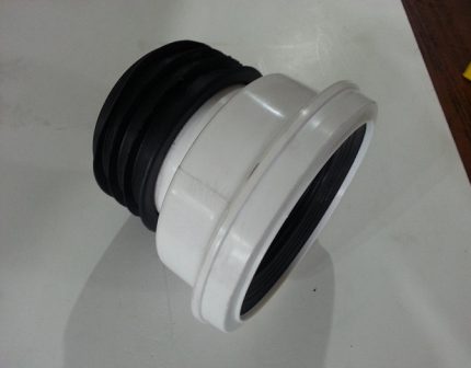 Cuff para sa koneksyon sa alkantarilya