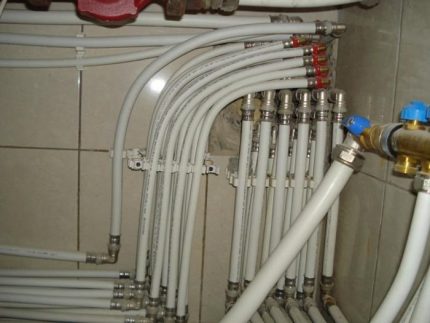 Ống nhựa kim loại để sưởi ấm