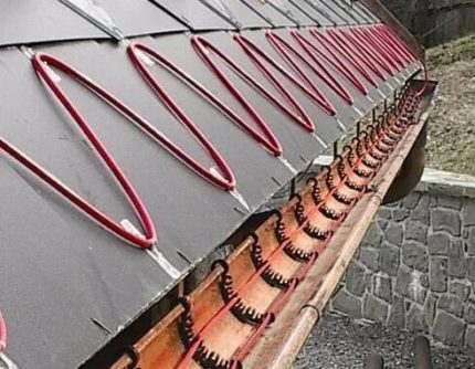 Roof heating cable