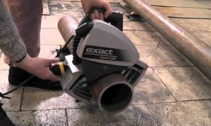 Electric pipe pamutol sa trabaho