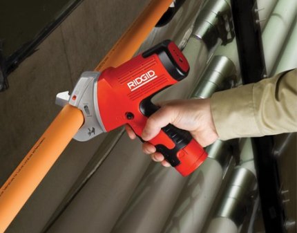 Walang kurdon na Guillotine Pipe Cutter