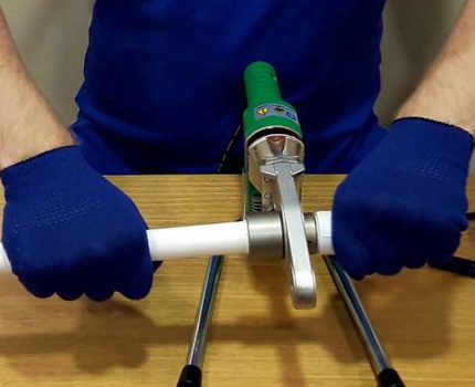 Hittebestendige handschoenen beschermen handen